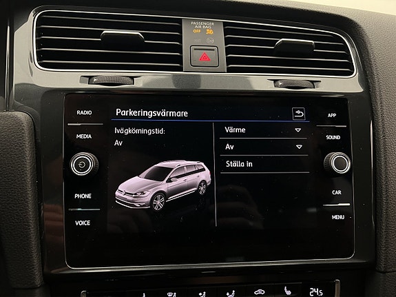 Volkswagen Golf Alltrack 22 of 30
