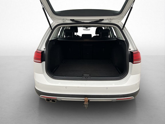 Volkswagen Golf Alltrack 28 of 30