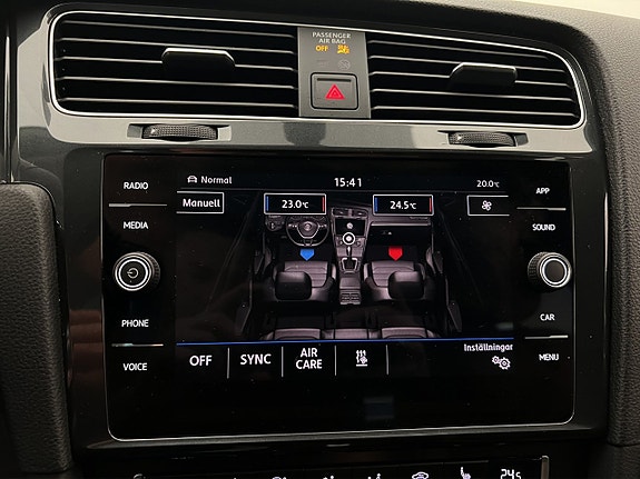 Volkswagen Golf Alltrack 23 of 30