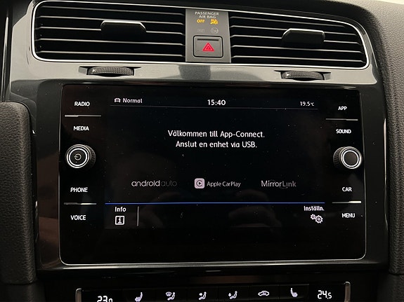 Volkswagen Golf Alltrack 21 of 30