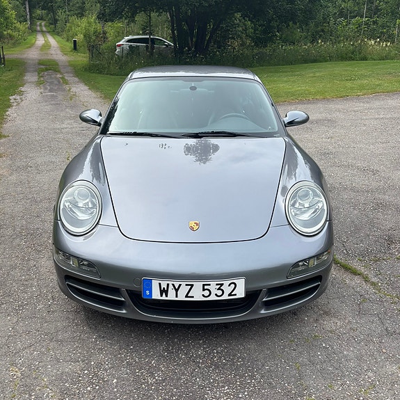 Porsche 911 Carrera 6 of 30