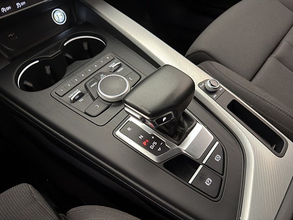 Audi A4 23 of 30