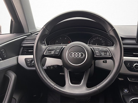 Audi A4 12 of 30