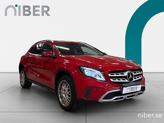Mercedes-Benz GLA220 3 of 5