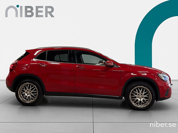 Mercedes-Benz GLA220 8 of 21