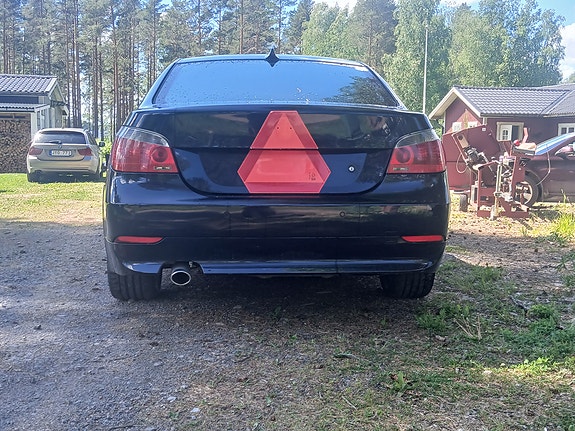 BMW 520d 4 of 8