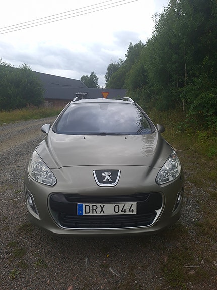 Peugeot 308 SW 4 of 6