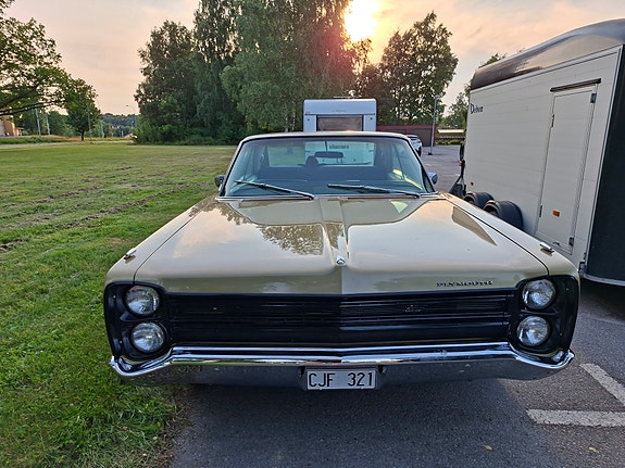 Plymouth Fury 9 of 19