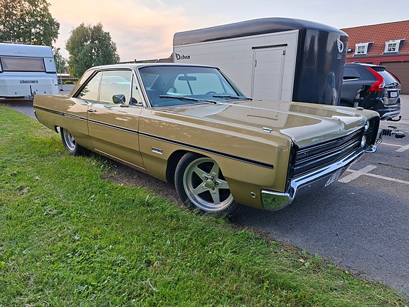 Plymouth Fury 8 of 19
