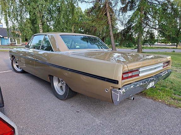 Plymouth Fury 4 of 19
