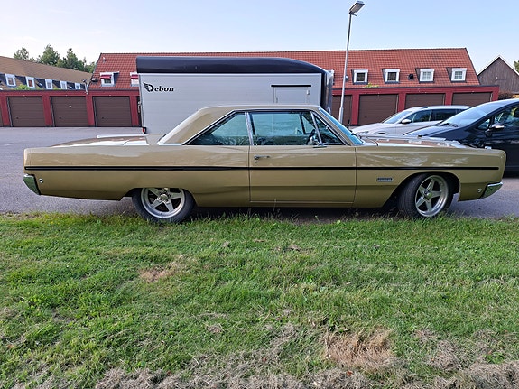 Plymouth Fury 7 of 19