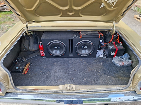 Plymouth Fury 10 of 19