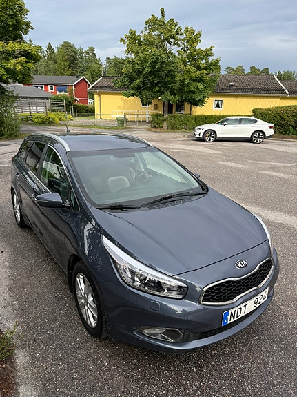 Kia Ceed 2 of 10