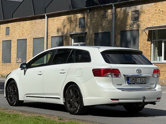 Toyota Avensis 11 of 21