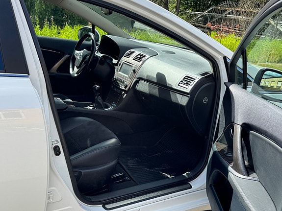 Toyota Avensis 18 of 21