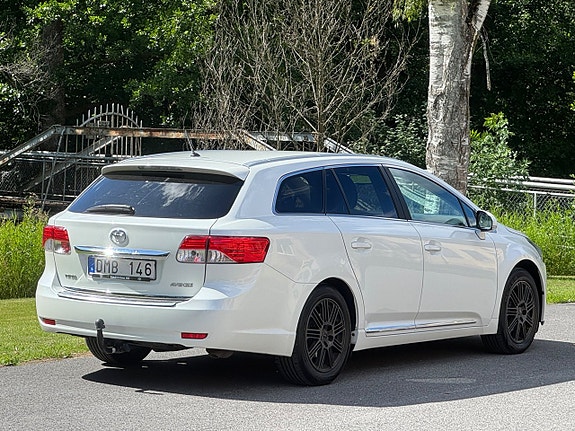 Toyota Avensis 7 of 21