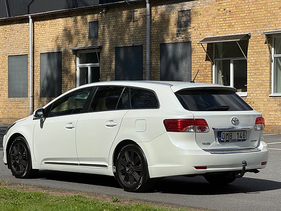 Toyota Avensis 10 of 21