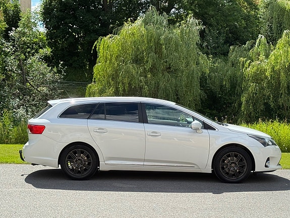 Toyota Avensis 5 of 21