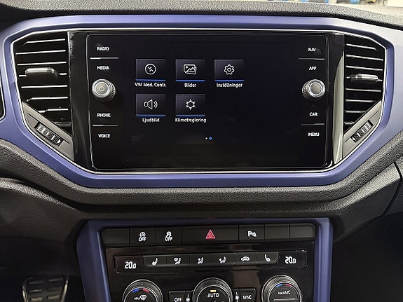 Volkswagen T-Roc 18 of 30