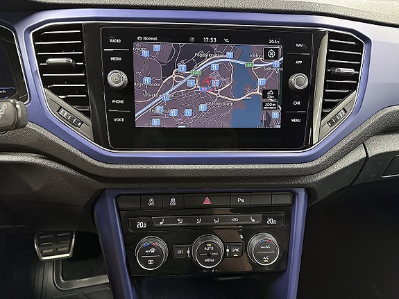 Volkswagen T-Roc 15 of 30