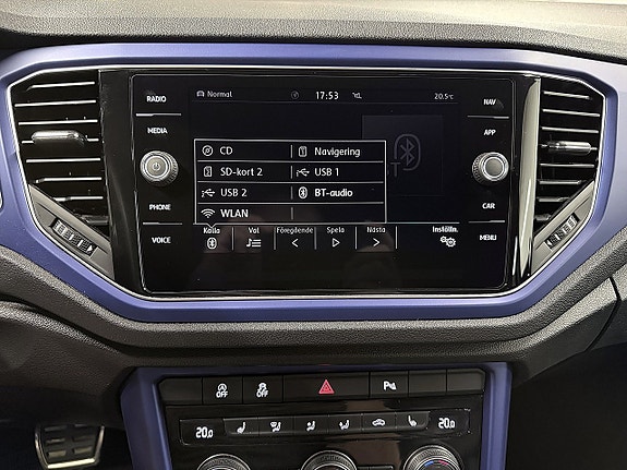 Volkswagen T-Roc 16 of 30