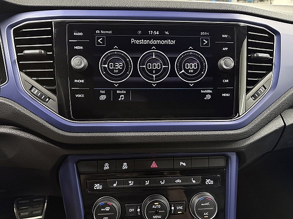 Volkswagen T-Roc 20 of 30
