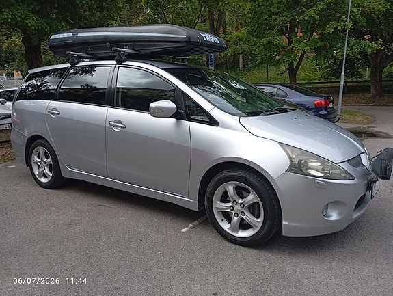 Mitsubishi Grandis 2 of 5