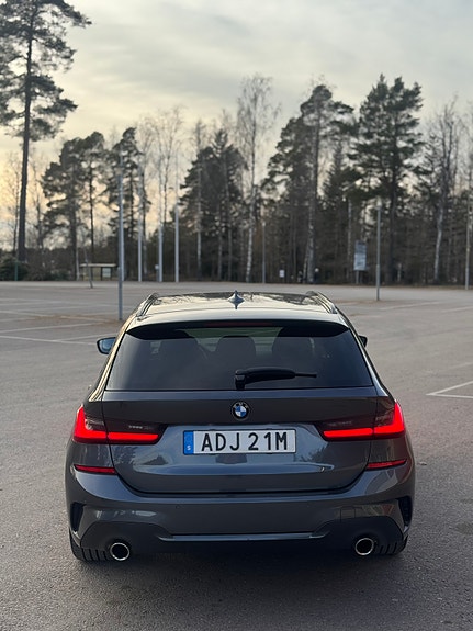 BMW 320d 3 of 5