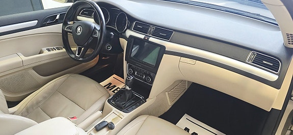 Skoda Superb 17 of 22