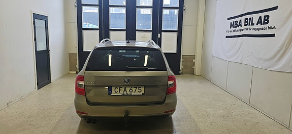 Skoda Superb 9 of 22