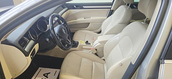 Skoda Superb 14 of 22