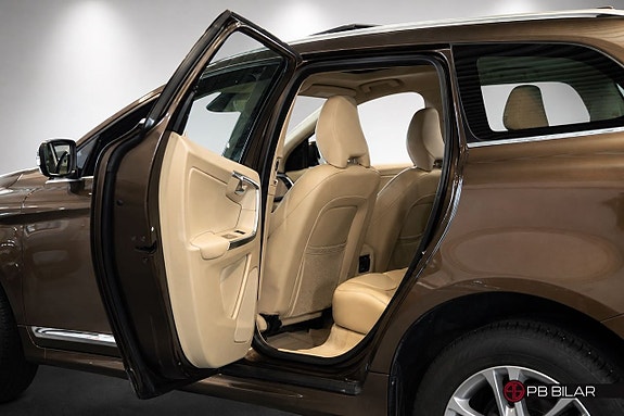 Volvo XC60 10 of 22