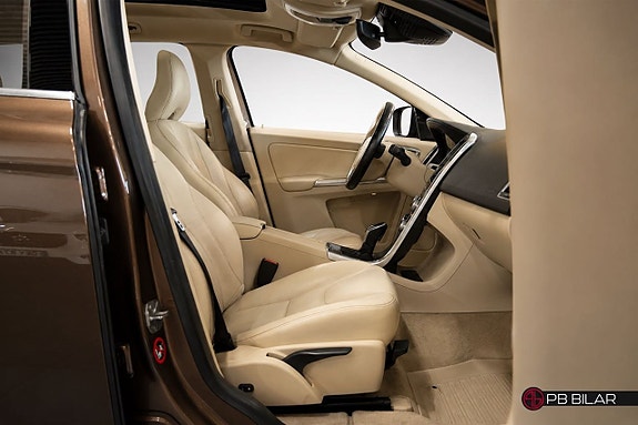 Volvo XC60 12 of 22