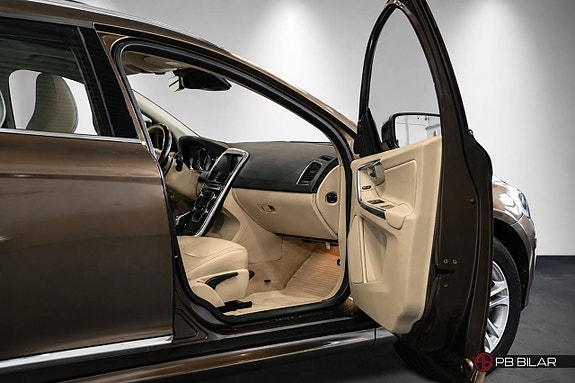 Volvo XC60 11 of 22
