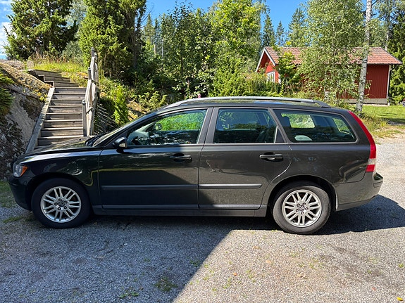 Volvo V50 3 of 5