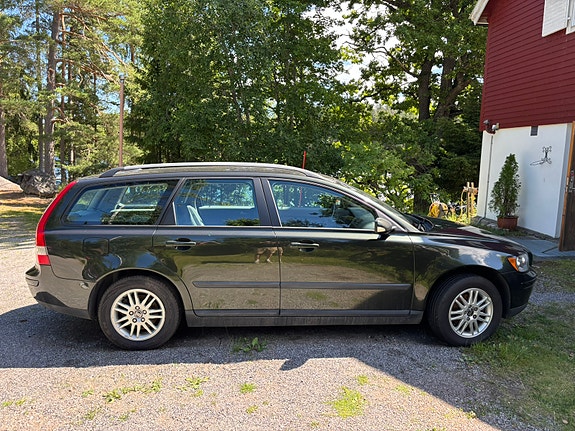 Volvo V50 4 of 5