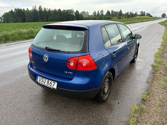Volkswagen Golf V 6 of 8