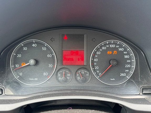 Volkswagen Golf V 8 of 8
