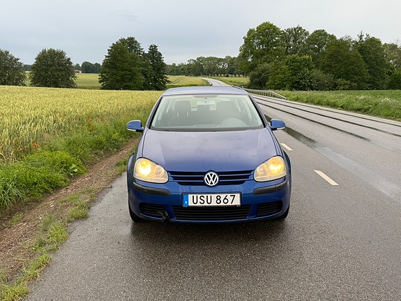 Volkswagen Golf V 5 of 5