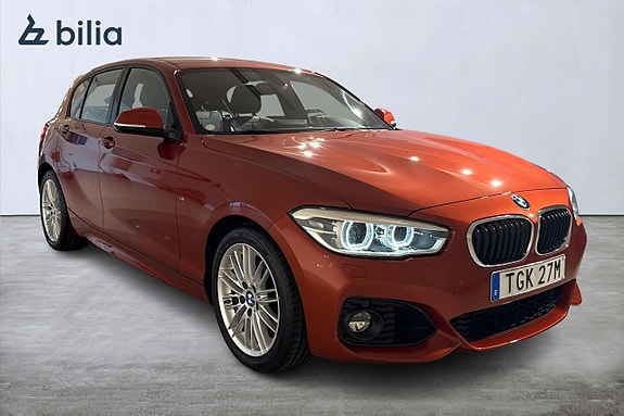 BMW 118i 3 of 5