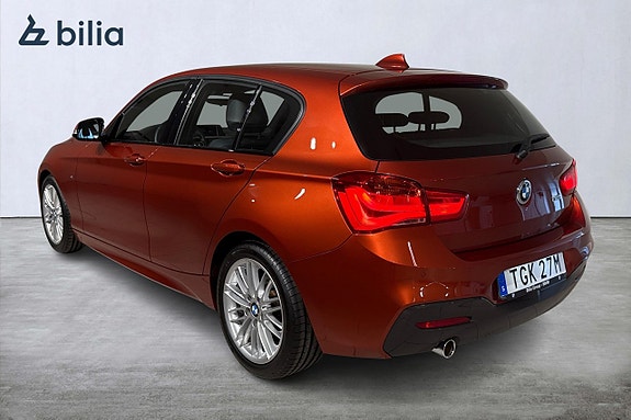 BMW 118i 2 of 5
