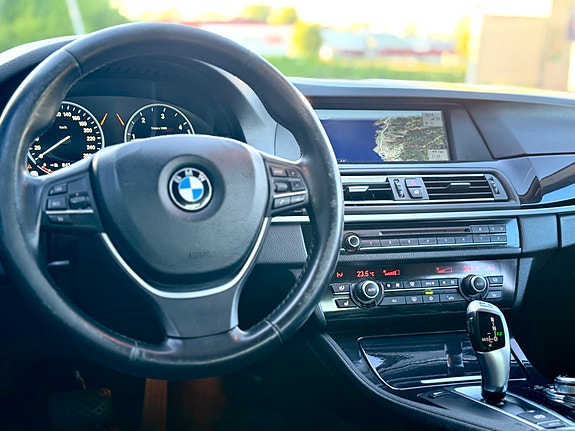 BMW 520d 9 of 17