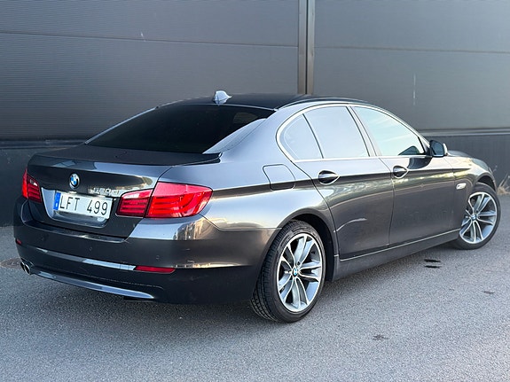 BMW 520d 2 of 17
