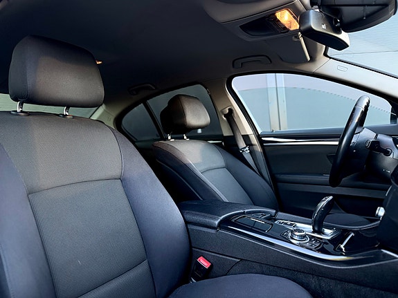 BMW 520d 16 of 17