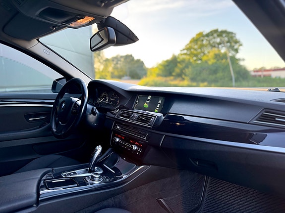 BMW 520d 12 of 17