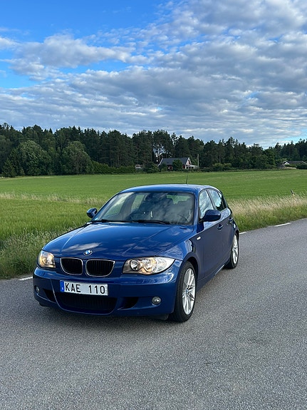 BMW 120d 2 of 5
