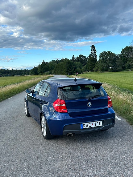 BMW 120d 4 of 5