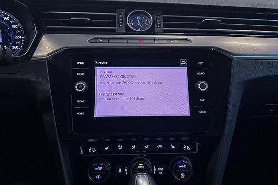 Volkswagen Passat 19 of 20