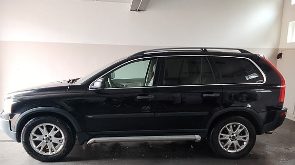 Volvo XC90 3 of 5