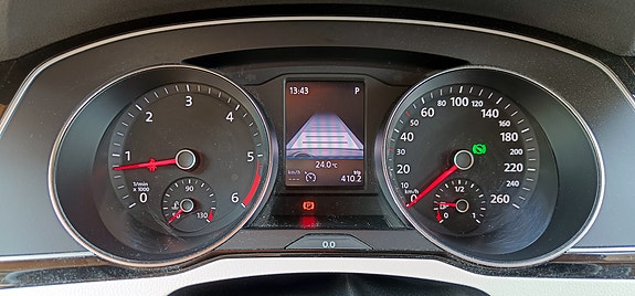 Volkswagen Passat 10 of 13